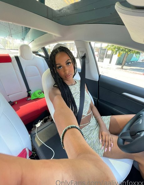 aaliyahfoxxx star érotique img