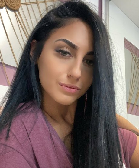 BelovedKhlloe star du porno des photos