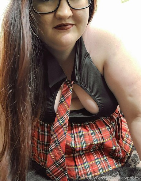 thictyphbbw hermosa actriz archivo