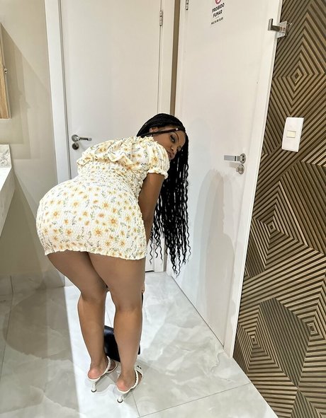 Preta Naja estrella porno atractiva fotos