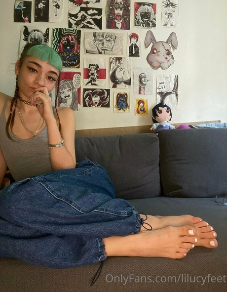 lilucyfeet modèle sexy images