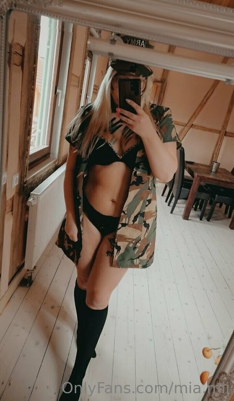 mia mii nus star du porno photo