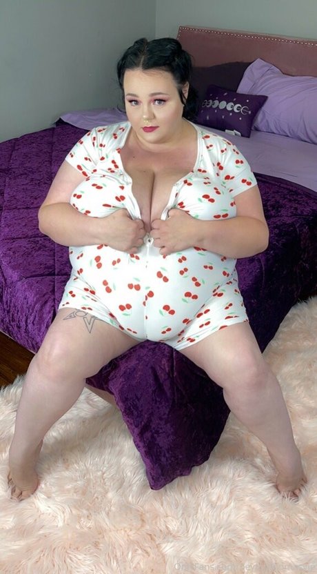 peytonthomasvip pretty pornstar img