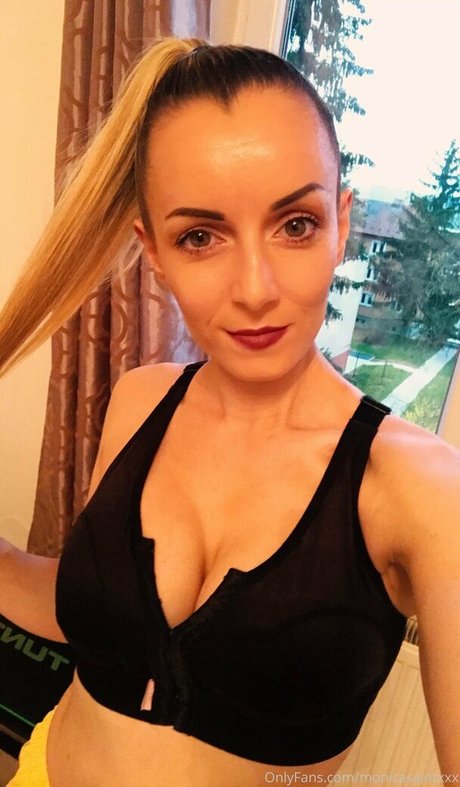 monicasaintxxx nus étoiles images