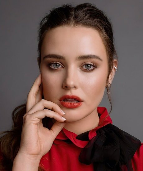 Katherine Langford estrella porno mejor fotos