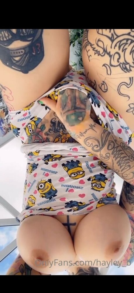 Hayley B modèle joli galeries