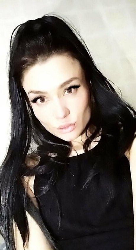 kiramoonlight estrella porno bonita foto