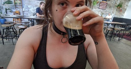 itsjunebug_ modelo de alta calidad galerías