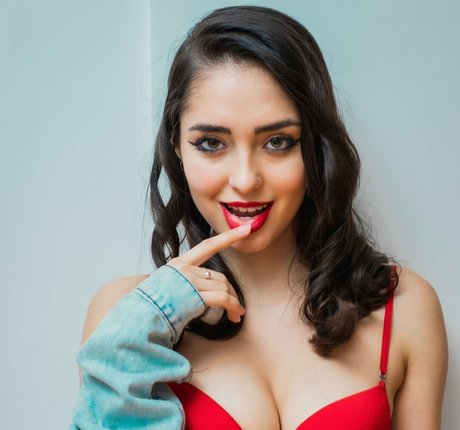 Dai Amadeo belle actrice photos