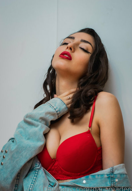 Dai Amadeo étoile chaude images