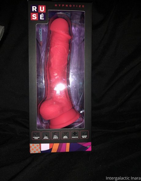 Alieninara modelo pornografico foto