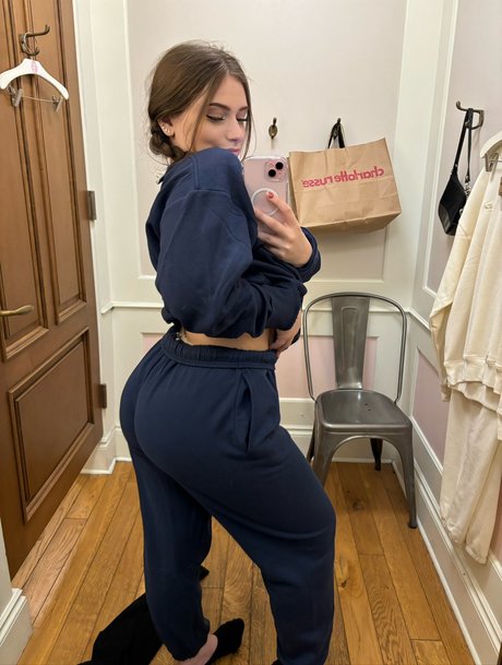 Abgxlina actriz de arte imagen