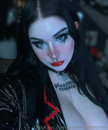Ur E Mommy model art pics