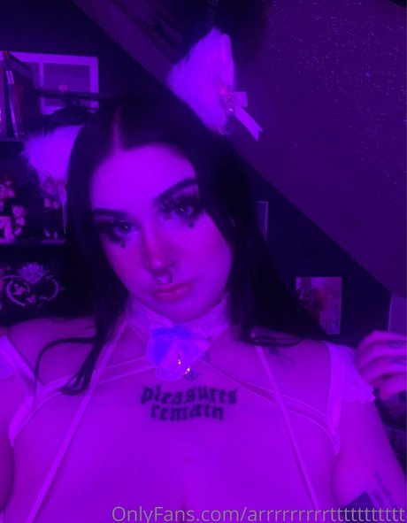 Ur E Mommy model porn pic