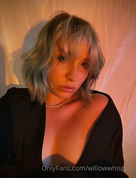 willowwhispers modèle magnifique galeries