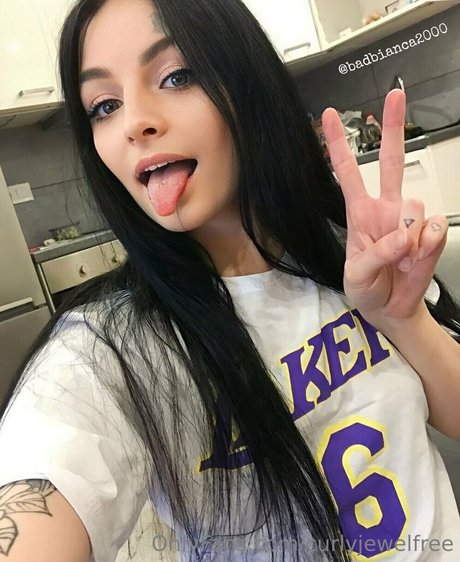 curlyjewelfree modèle joli photos