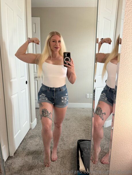 naughtytalulah beau modèle des photos