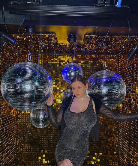 Emily V desnudos de estrellas galerías