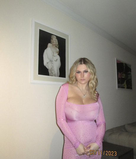 Emily V hermosa estrella galería