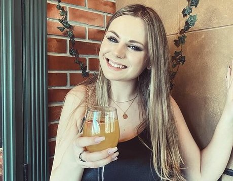 Emily V étoile des photos