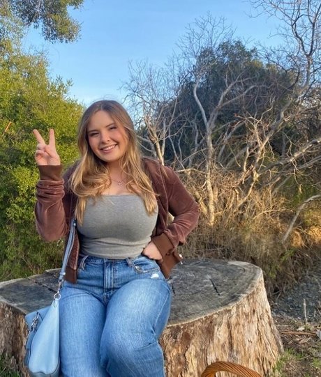 Haley E modelo gratis galerías