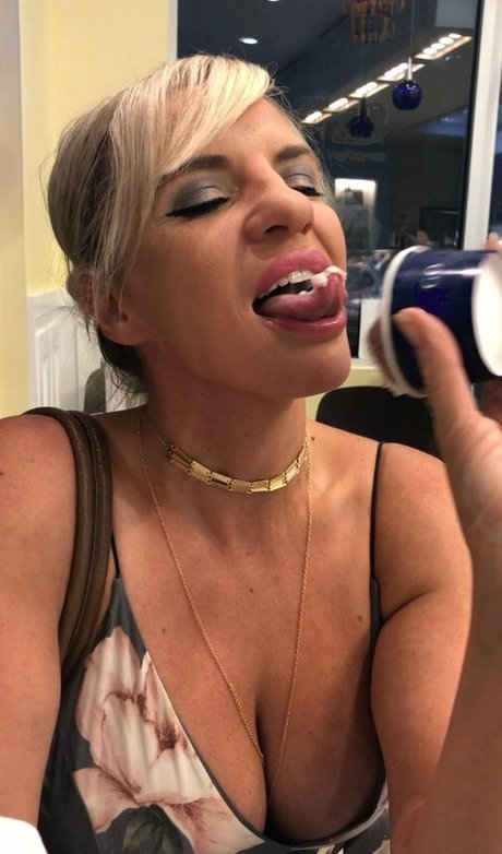 Tori Hendricz modelo bonita imágenes