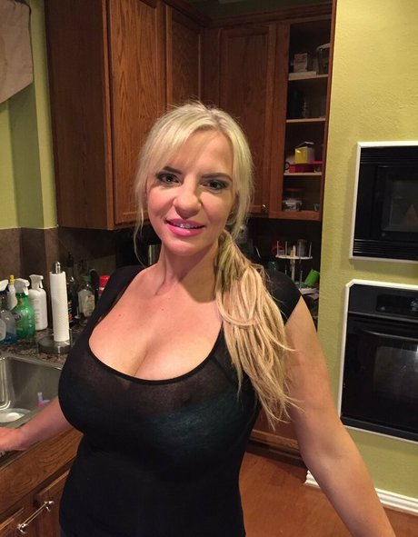 Tori Hendricz estrella porno erótica archivo