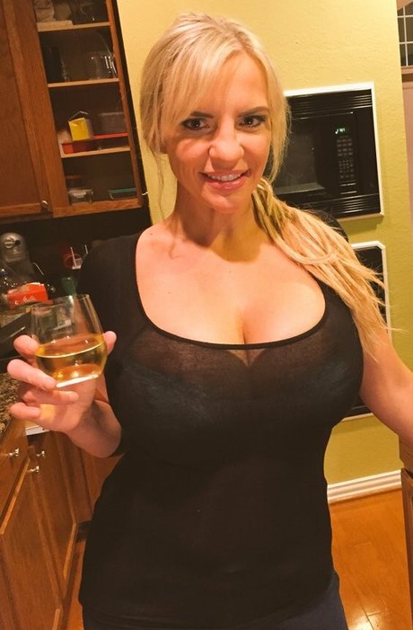 Tori Hendricz xxx étoile photo