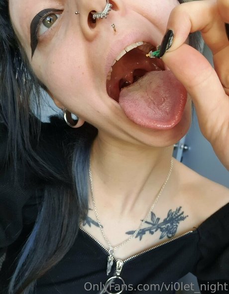 vi0let night étoile chaude archive