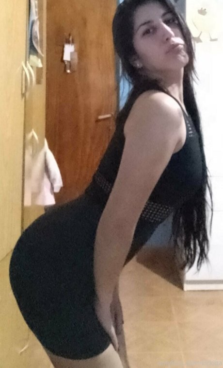 vickiita modelo desnudo imagen