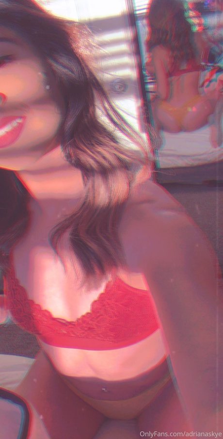 AdrianaSkye estrella pornografica recopilación