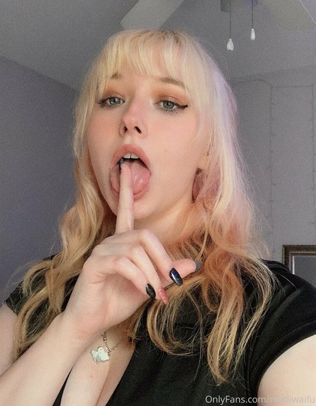 Madiwaifu modelo desnudos recopilación