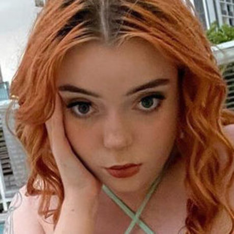 emilychestnut actrice de nus collection