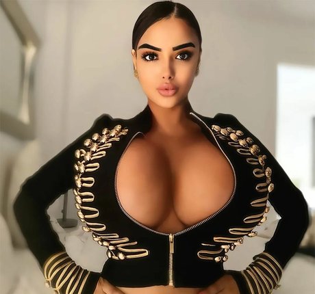 Atlanna1 star du porno chaude images