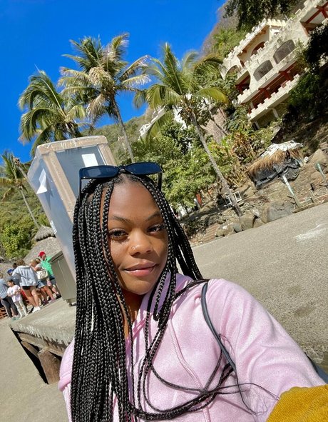 karliebaby k arte estelar archivo