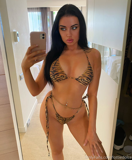 lottie dolce_ actriz libre imagen