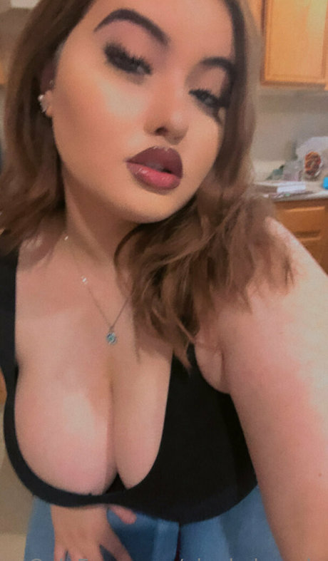 ainekaboogie art model pics