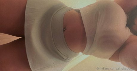 ainekaboogie star nude picture