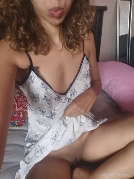 Littleviee star érotique images