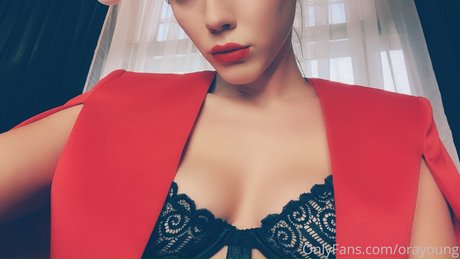 Ora Young estrella porno caliente galería