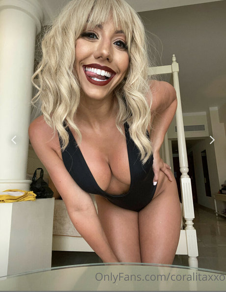 Coralitaxxo pornstar exclusive galleries