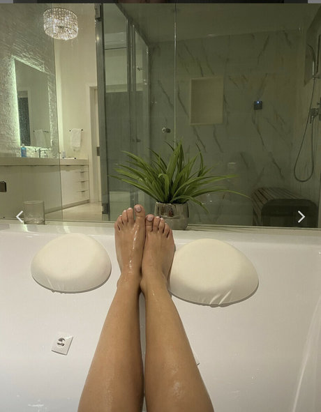 Coralitaxxo sexy star pics