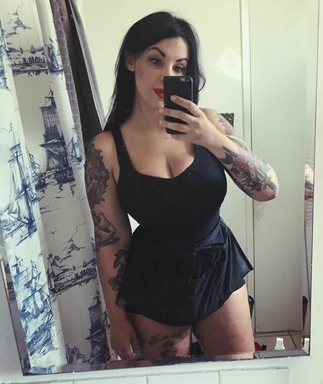 Bailey Arber mannequin archive