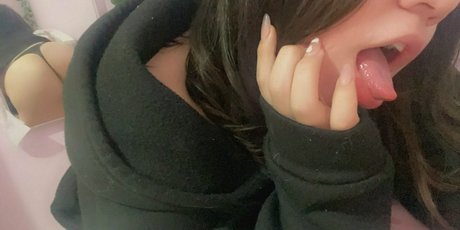 notyouregirlxd actriz desnuda galería