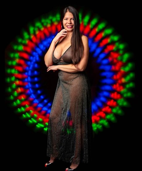 Eimeo modelo desnudos fotos