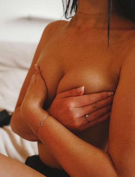 lrsrfrt pornstar erotic img