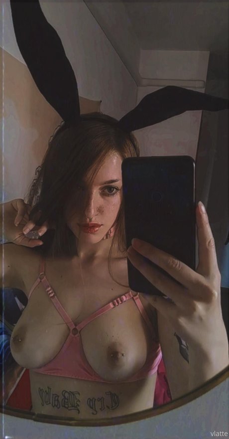 VioletLatte étoile nue images