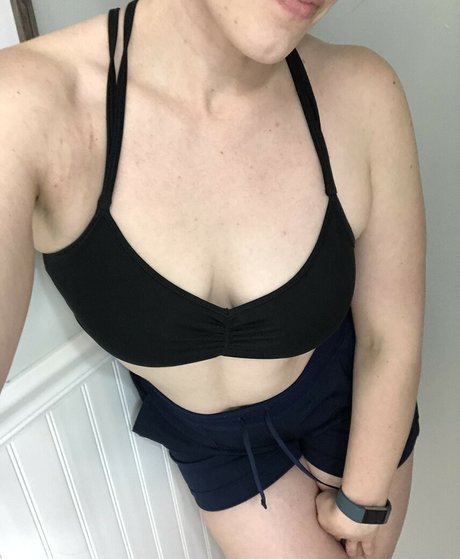 Emily Sequoia pretty pornstar pic