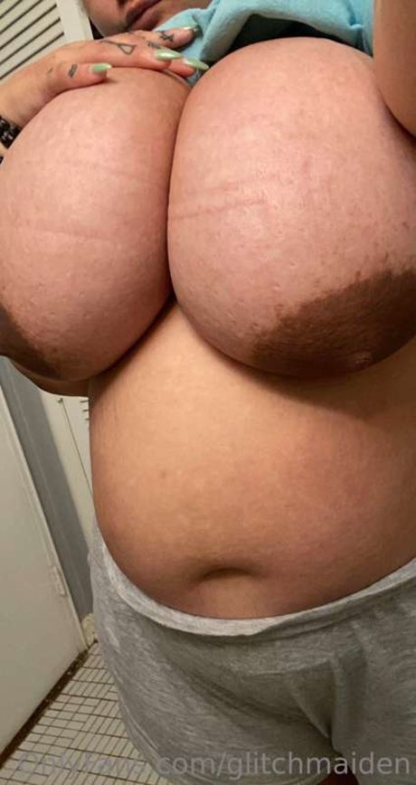 Glitchmaiden estrella del arte galerías