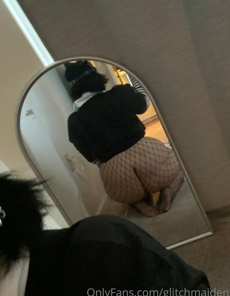 Glitchmaiden modelo hd recopilación